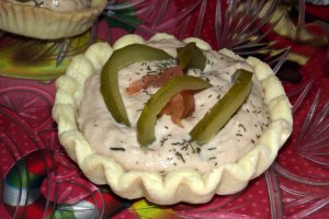 Tarte aperitiv cu pasta de ton