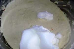 Aperitiv cu pasta de avocado si somon afumat