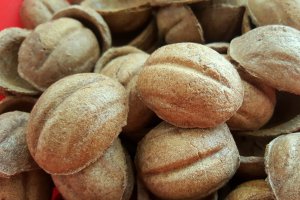 Nuci cu cacao si crema de vanilie