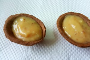 Nuci cu cacao si crema de vanilie