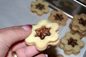 Fursecuri fragede cu gem de prune