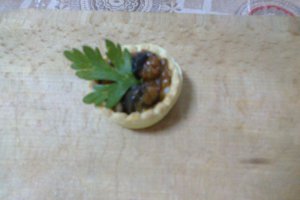 Tarte cu zacusca de ciuperci si bacon