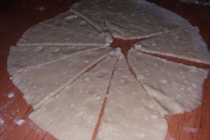 Cornulete aperitiv cu branza