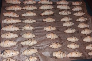 Cornulete aperitiv cu branza