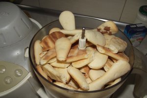 Deliciu cu nuca si visine