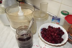 Deliciu cu nuca si visine