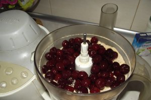 Deliciu cu nuca si visine