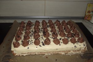 Deliciu cu nuca si visine