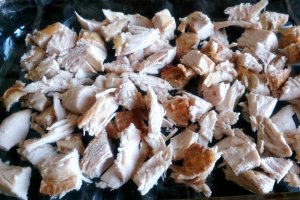 Piept de pui cu porumb, ardei si piure, la cuptor
