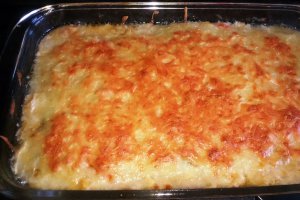 Piept de pui cu porumb, ardei si piure, la cuptor