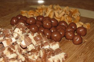 Croissant cu ciocolata si caramel
