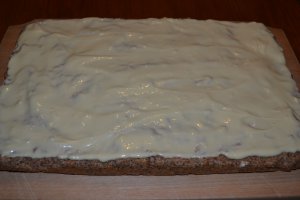 Prajitura cu alune si crema caramel (snikers de casa)