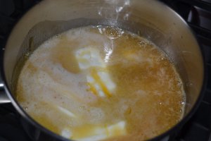 Prajitura cu alune si crema caramel (snikers de casa)