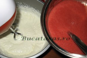 Tort racoritor cu capsuni si ricotta
