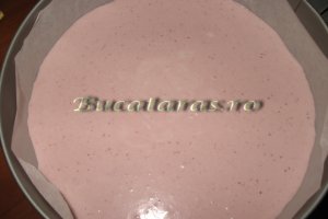 Tort racoritor cu capsuni si ricotta
