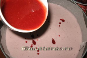 Tort racoritor cu capsuni si ricotta