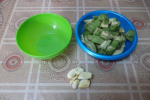 Tarte umplute cu humus cu avocado, seminte de dovleac si chia