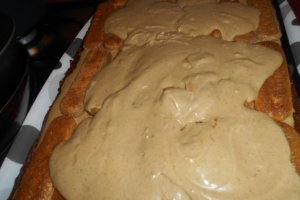 Prajitura cu blaturi de ciocolata si crema de nes