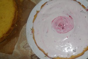 Tort cu fructe de padure