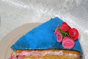 Tort cu fructe de padure