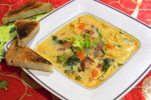 Supa de salata verde cu galuste de faina alba