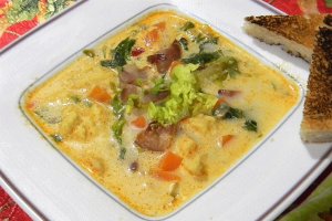 Supa de salata verde cu galuste de faina alba