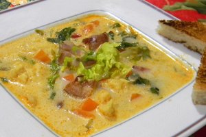 Supa de salata verde cu galuste de faina alba