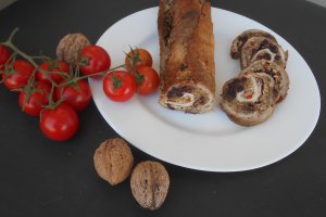Rulada de carne cu nuca si merisoare