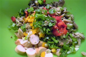Salata cu ciuperci si cremvusti II