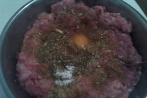 Chiftele din carne amestec pui si porc