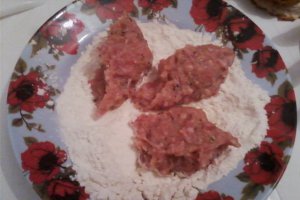 Chiftele din carne amestec pui si porc