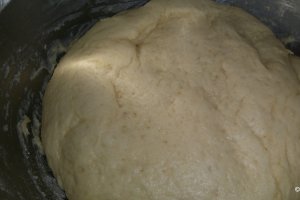 Boules berlineze - Gogosi umplute cu crema de vanilie