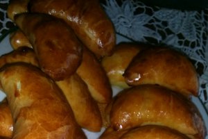 Pirojki rusesti cu carne