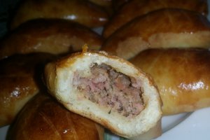 Pirojki rusesti cu carne