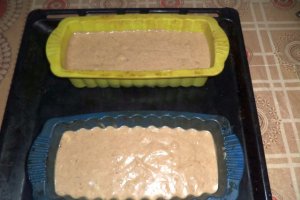 Chec cu banane, arahide si fulgi de chili