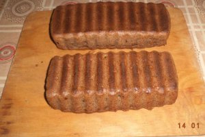 Chec cu banane, arahide si fulgi de chili
