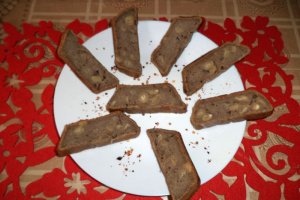 Chec cu banane, arahide si fulgi de chili