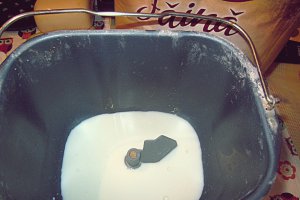 Cozonac unguresc cu nuca si merisoare