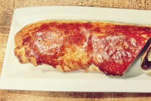 Cozonac unguresc cu nuca si merisoare