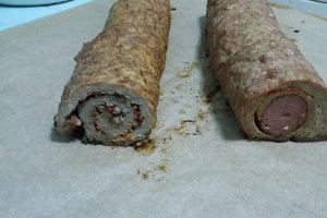 Rulada din carne tocata cu carnati