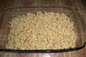 Budinca de paste cu legume coapte si mezeluri de casa