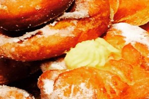 Gogosi cu crema de vanilie