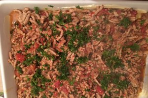Musaca de cartofi cu carne si cascaval