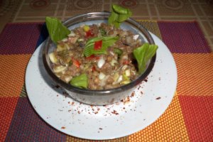 Salata de linte verde, macrou afumat si pak choi