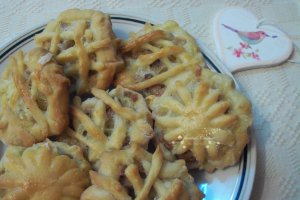 Mini tarte cu carne