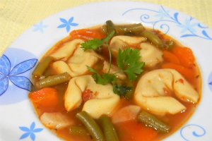 Supa cu tortellini si fasole verde
