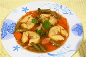Supa cu tortellini si fasole verde