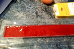 Buturuga din mousse de ciocolata si insert capsuni/zmeura
