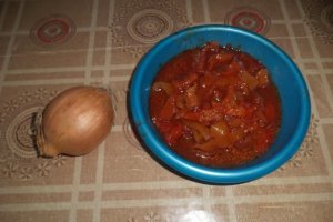 Musaca de dovlecei cu sos de lecio si ceapa