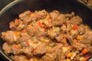 Tocanita alba de vitel cu penne rigate